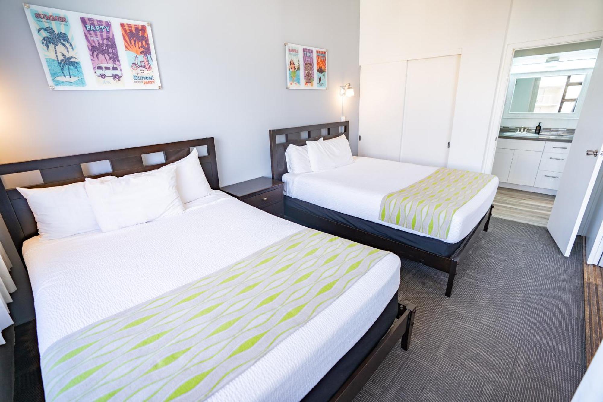 Just Remodeled Ocean View Waikiki Banyan Penthouse! Free Parking! * Honolulu